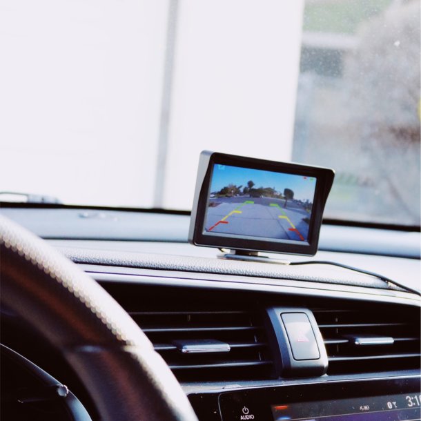 GekoGear SOLARST Wireless Solar-Powered Backup Camera System