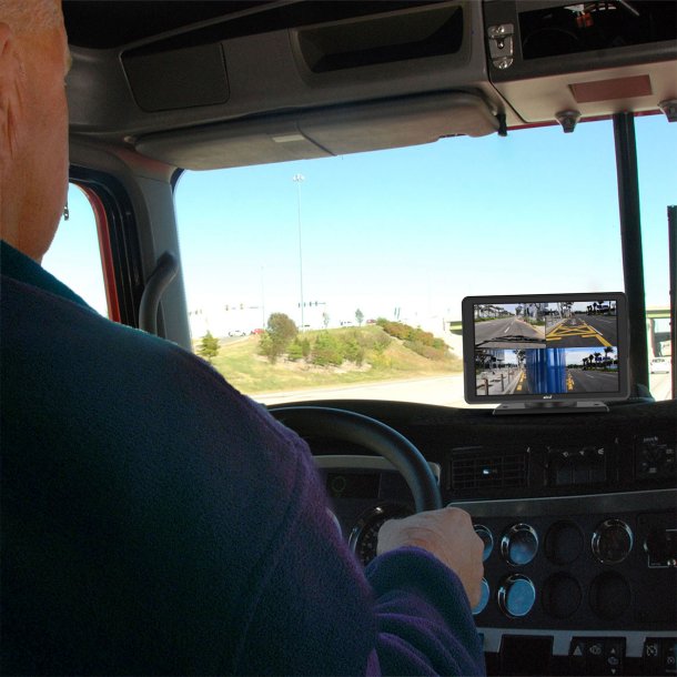 GekoGear Orbit T100 4-Channel Commercial Truck Dash Cam System